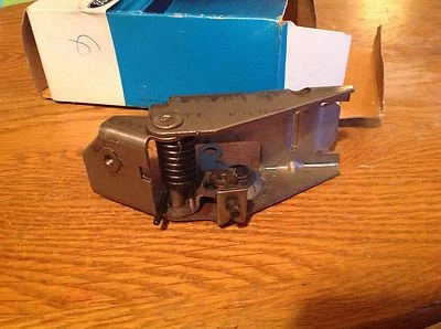 Nuevo de Lote Antiguo Ford Taurus 1989 1999 PUERTA DELANTERA/TRASERA IZQUIERDA PESTILLO CONTROL Y ENLACE Foto 1 de 2