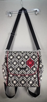 Mochila cuadrada con fondo de pepinillo Petunia bolsa de pañales negra roja estampado geométrico Foto 1 de 4