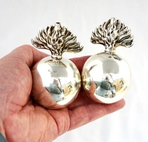 Coppia accendini trofeo granata militare argento sterling marcati 1901. - Foto 1 di 9