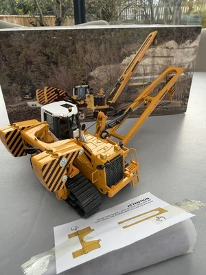 Liebherr Rl 66 Pipe layer Excavator Model 1/50 - Image 1 of 3