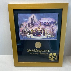 2005 Walt Disney World Cast Member Holiday Celebration Framed Coin and Picture - Picture 1 of 4