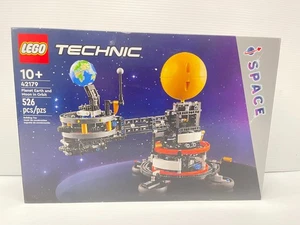 NEW SEALED Lego Space Exploation Planet Earth and Moon in Orbit 42179 - Picture 1 of 1