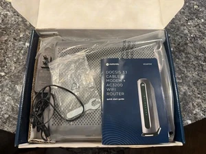 Motorola MG8702 AC3200 DOCSIS 3.1 Cable Modem Router Original Packaging - Picture 1 of 2