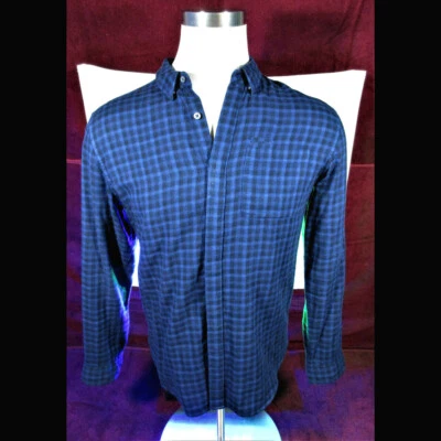 Gently Worn Men's ELIE TAHARI Button Shirt!  Size Medium.  - Image 1 of 3