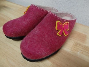 Women's HAND MADE  Felt Slipper Natural Sheepskin Wool PINK SIZE 7 or 7.5 - Picture 1 of 12