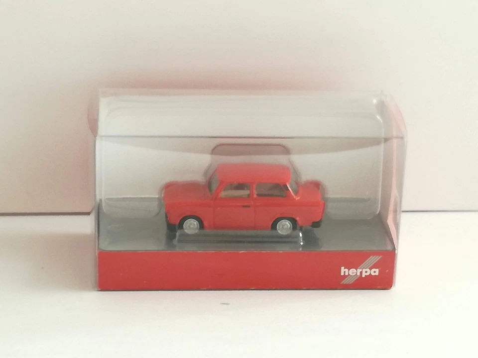 Trabant 1.1 Limousine, indian red - 1:87 (Herpa item: 027342-003) - Изображение 1 из 1