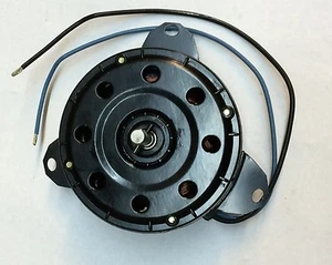 RADIATOR FAN MOTOR (NEW SIEMENS VDO PM9076) fits CHRYSLER DODGE PLYMOUTH - Bild 1 von 2