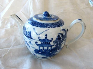 1770's Chinese Export Porcelain Tea pot Blue & White Qianlong period - Picture 1 of 13