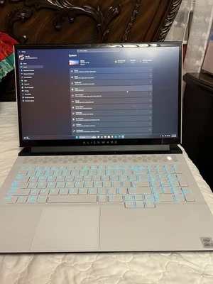 Teclado portátil para juegos Alienware M17 R3 1 TB SSD 16 GB RAM RGB Foto 1 de 4