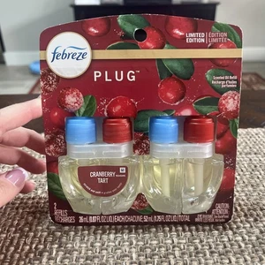 Febreze Plug CRANBERRY TART Scented 2-Oil Refill Recharge 26mL Christmas Holiday - Picture 1 of 5