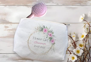 Personalisierte Braut Blumenmädchen Blumenkranz SCHMINKTASCHE, Unikat Hochzeit Beutel - Bild 1 von 2