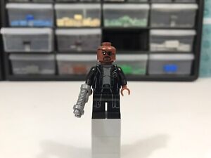 Lego Marvel Nick Fury Minifigure w/ Gun 76153 sh585b