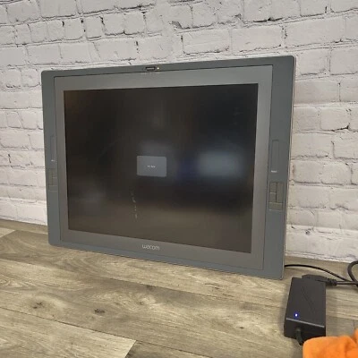 Cintiq 21UX USB Interactive Pen Display Mac/Win DTZ-2100/G - Image 1 of 4