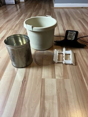 Congelador eléctrico de helados Richmond Cedar Works de 5 cuartos RCW Sterling 165A  Foto 1 de 4