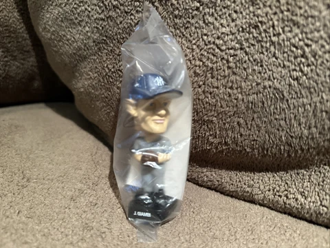 2002 Jason Giambi Mini MLB Yankee Bobble Head 3.5" Cover