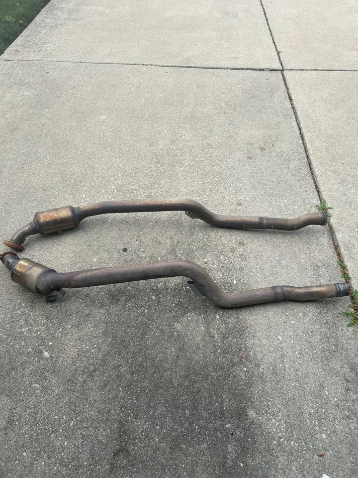 Tubos descendentes de longitud completa AMG 2014 CLS 63s OEM CON CONVERTIDORES CATALÍTICOS 5,5 BITURBO Foto 1 de 4