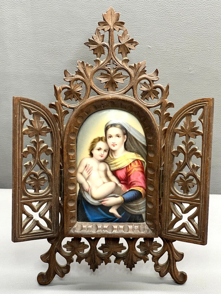 Antiguo marco tríptico de madera tallada Selva Negra, pintura religiosa sobre porcelana Foto 1 de 4