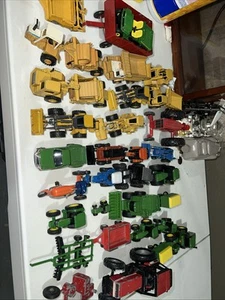 ertl farm And Construction Equipment John Deer Diecast And Plastic 32 Items - Picture 1 of 24