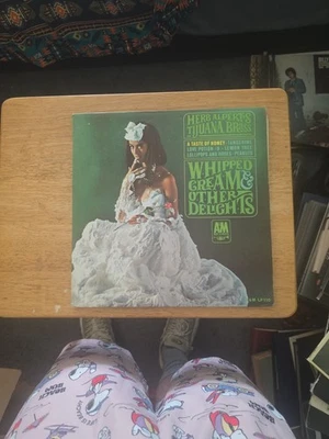 HERB ALPERT'S TIJUANA BRASS WHIPPED CREAM & OTHER DELIGHTS LP  VINYL Record Foto 1 de 4