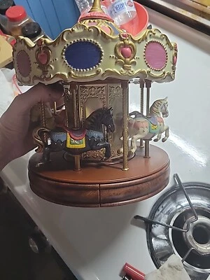 WACO Melody In Motion EL CARRUSEL Porcelana Bisque MÚSICO - Toca Música  Foto 1 de 4