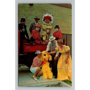 Tarjeta postal vintage 1966 Hazel Park MI Community Fair payasos y disfraces escritos sin usar - Imagen 1 de 2