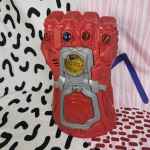 Marvel Avengers: Endgame Red Infinity Gauntlet Electronic mit Licht und Sound - Bild 1 von 8