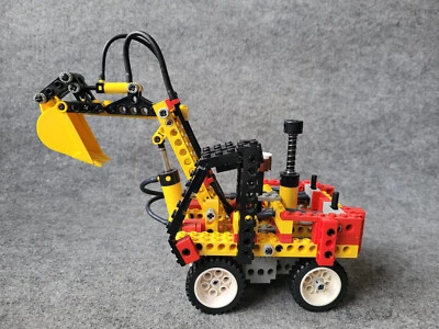 Lego 8837 Pneumatc Excavator - Image 1 of 4