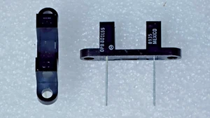 Quantità 2 - OPB801L55 Interruttore ottico a 4 pin con scanalatura a spazio largo 0,375" gap - Nuovo - Foto 1 di 1