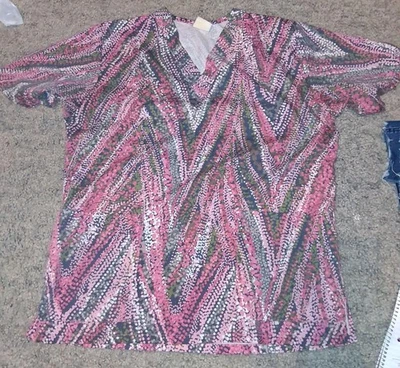 BARCO Uniforms scrub top multi color size medium pre-owned  - Image 1 of 4