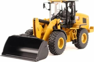 Cat 930 Wheel Loader in 1:50 scale by Diecast Masters - Picture 1 of 3