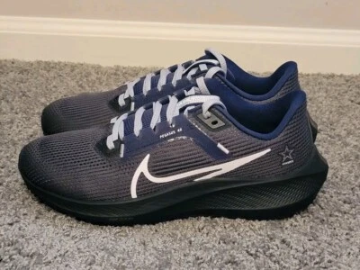 Zapatos Dallas Cowboys Nike Pegasus 40 - Hombres Talla 7/Mujeres Talla 8.5, Licencia NFL Foto 1 de 4