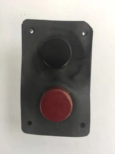 REES 580 START STOP BLACK RED PUSHBUTTON SWITCH - Picture 1 of 6