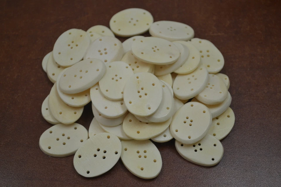 50 PCS LIGHT BROWN OVAL BONE SEWING BUTTONS 1 1/4" #T-2098 - Image 1 of 1