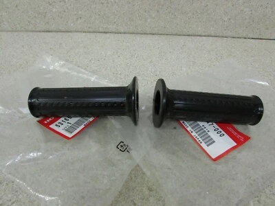 HONDA NB50 AERO SA50 SB50 ELITE GYRO 50 SPREE PA50II OEM LH & RH HANDLEBAR GRIP - Image 1 of 3
