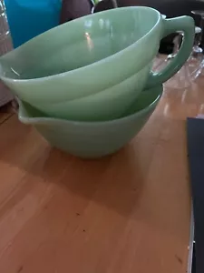 Two jade mixing bowls with lidded container - Picture 1 of 5