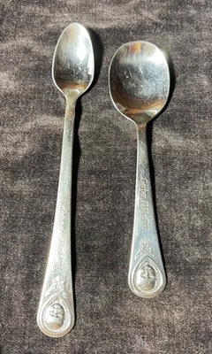 Juego de 2 cucharas Gerber Oneida para bebés y niños una es de 4-1/2” una es de 5-1/2”/INSCRITAS  Foto 1 de 4