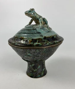 Roger Cockram British Studio Pottery Stoneware Footed Frog Bowl with Lid Signed - Bild 1 von 11