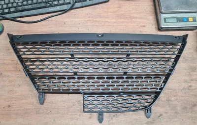 Griglia griglia anteriore radiatore DAIHATSU COPEN L880K 0.7 1.3 originale 2002-2012 - Immagine 1 di 3