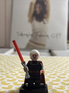 COUNT DOOKU RED LIGHTSABER LEGO MINIFIG star wars christopher lee molded cape - Picture 1 of 4