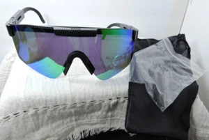 Occhiali da sole con borsa e braccia extra - Foto 1 di 4