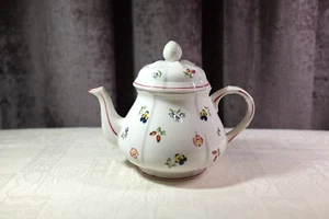 Rare Villeroy & Boch Petite Fleur Teapot – Elegant Floral Teapot for Tea Lovers - Picture 1 of 8