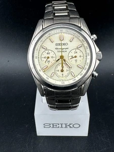 Orologio Seiko Cronografo Uomo Titanio Quadrante Crema Quarzo 36mm 7T11-0AH0 - Foto 1 di 12