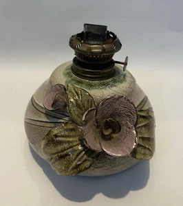 VINTAGE SAMMLERSTÜCK SCHÖNE BLUMEN ÖL TON LAMPE BITTE LESEN SEHR GUTER ZUSTAND - Bild 1 von 14