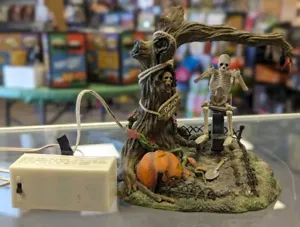 Department 56 - Halloween Swinging Skeleton (52514) TESTED! - Picture 1 of 4