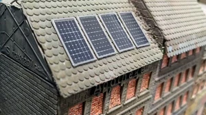 10 Stück Solarmodule für Häuser, Dächer etc. Spur H0 (1:87) Solarzellen Bausatz - Bild 1 von 5