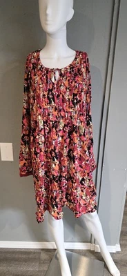 Платье Sahalie. Большой размер. Смелый цветочный принт, плиссированные детали - Изображение 1 из 4