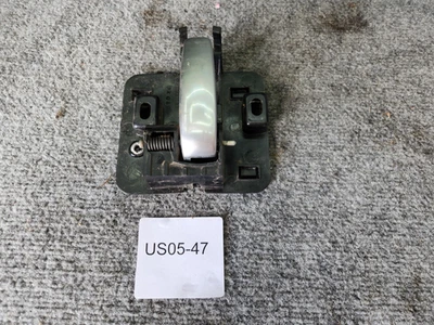 2005 2006 Pontiac Grand Prix RH Right Passenger Inside Door Handle 10337733 - Image 1 of 4