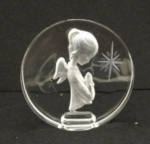 1977 Danbury Mint Christmas glass paperweight Praying angel - Picture 1 of 4