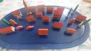 verschieden kleine Häuschen die Modelleisenbahn TT⁸ - Bild 1 von 2