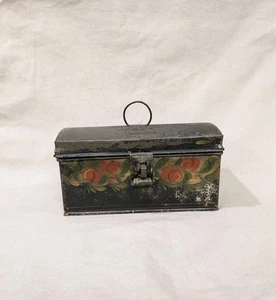 19. Jahrhundert Pennsylvania Tole bemalte Zinn Kuppel Top Box 7 1/8" x 3,5" x 3,75" - Bild 1 von 9